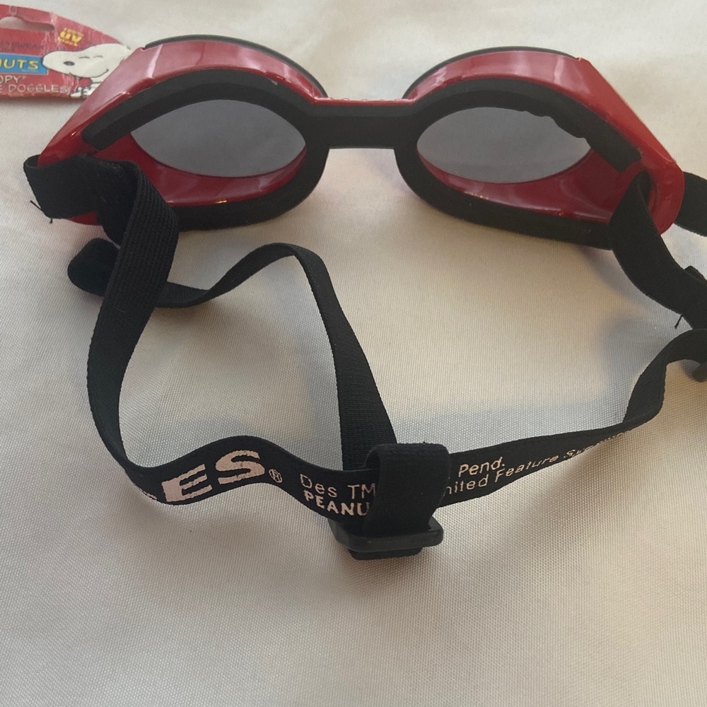 Red Dog Goggles - Picture 3 of 11